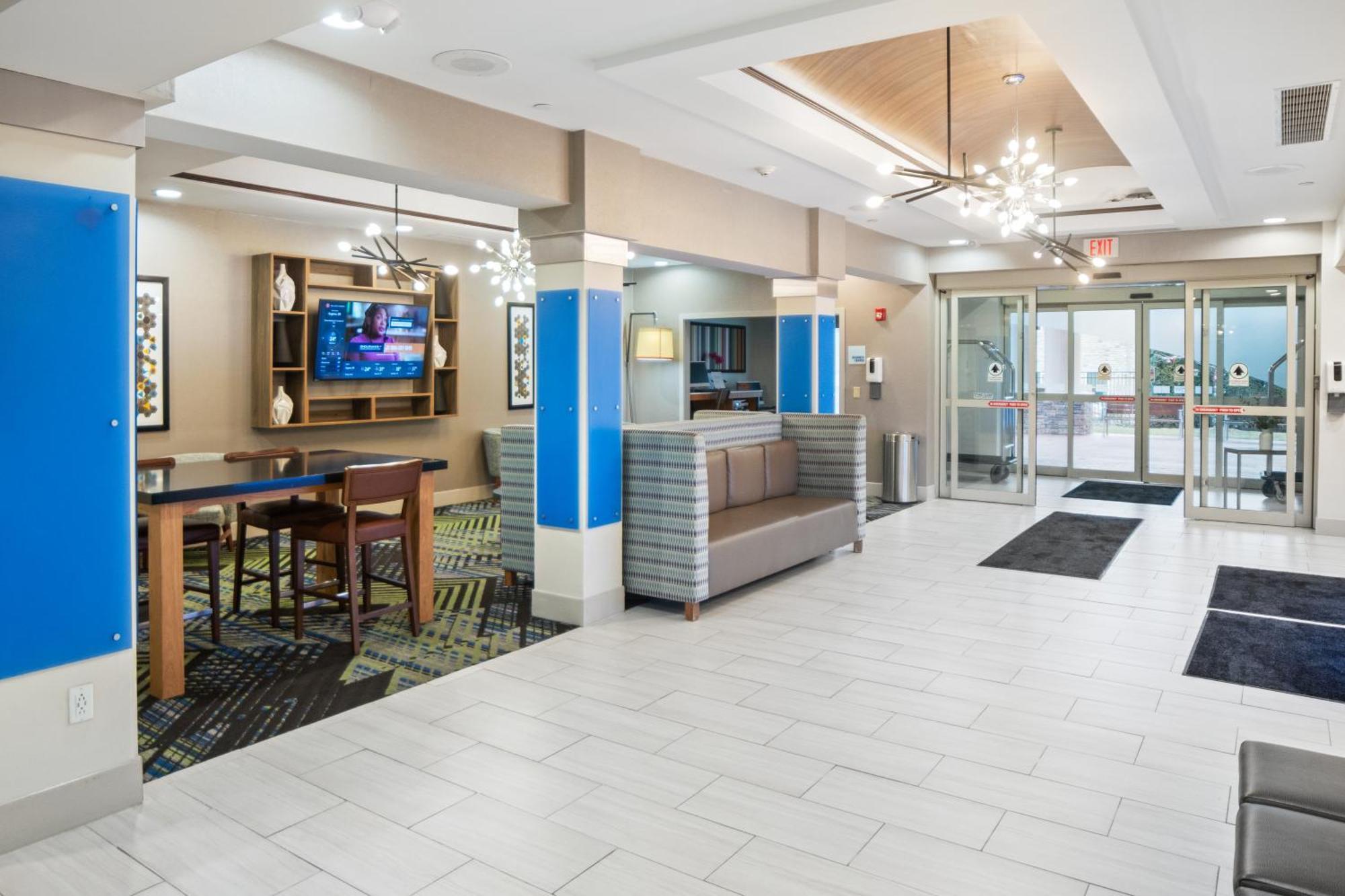 Holiday Inn Express And Suites Stroudsburg-Poconos By Ihg Exterior photo