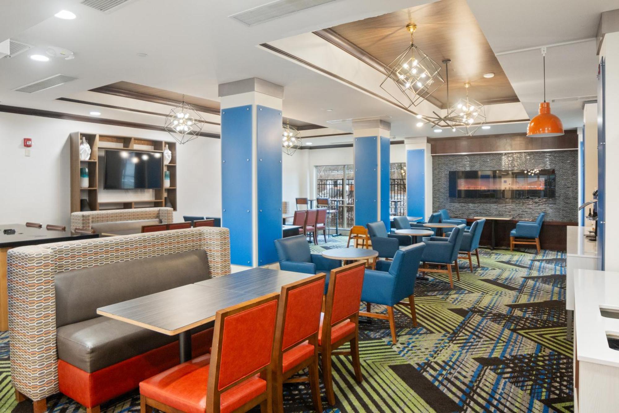 Holiday Inn Express And Suites Stroudsburg-Poconos By Ihg Exterior photo