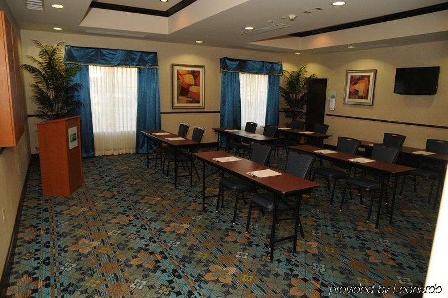 Holiday Inn Express And Suites Stroudsburg-Poconos By Ihg Facilities photo